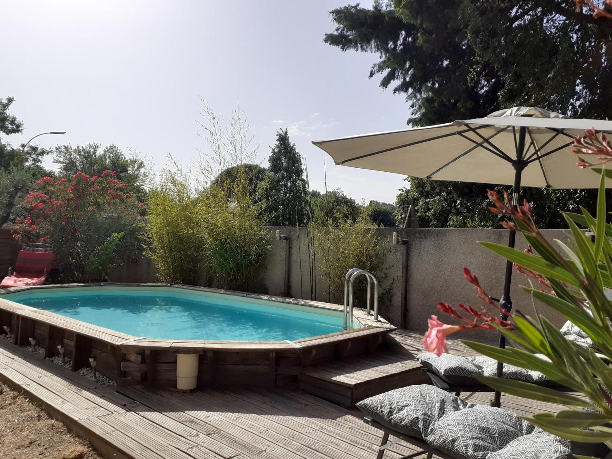 Location Saisonniere Avec Piscine Et Terrasse Au Pied Du Luberon Hotel Lauris Екстериор снимка